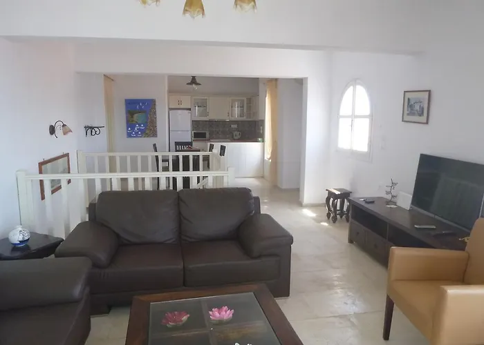 Paradisos House